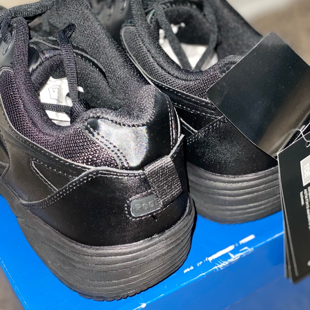 Men Reebox seel toe - Picture 2 of 4